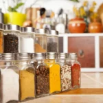 Fűszerezd fel a konyhádat: okos tippek a fűszertartók rendezéséhez
